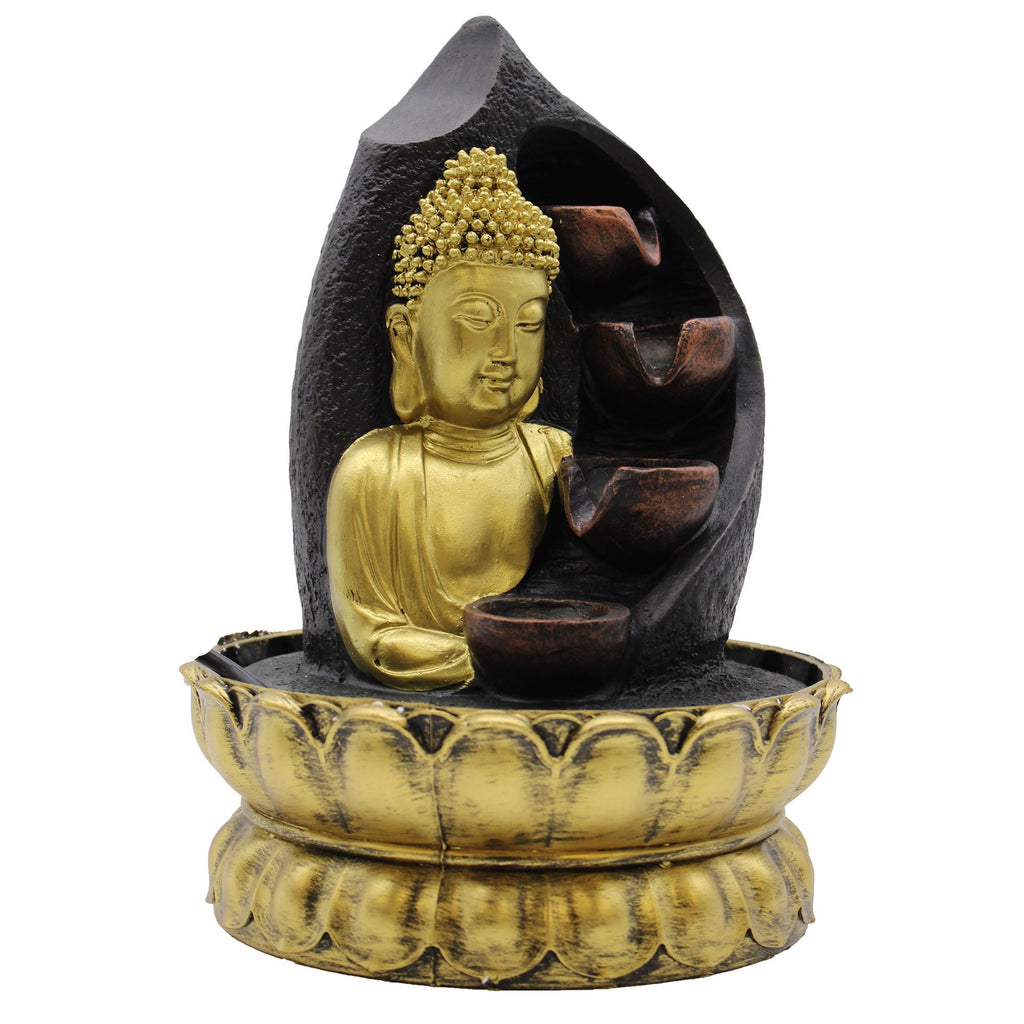 Apportez une atmosphère zen et harmonieuse à votre intérieur avec cette fontaine de table de 30 cm représentant un Bouddha doré et des pots verseurs. Son écoulement d’eau doux et relaxant en fait une pièce idéale pour créer un espace apaisant au quotidien.