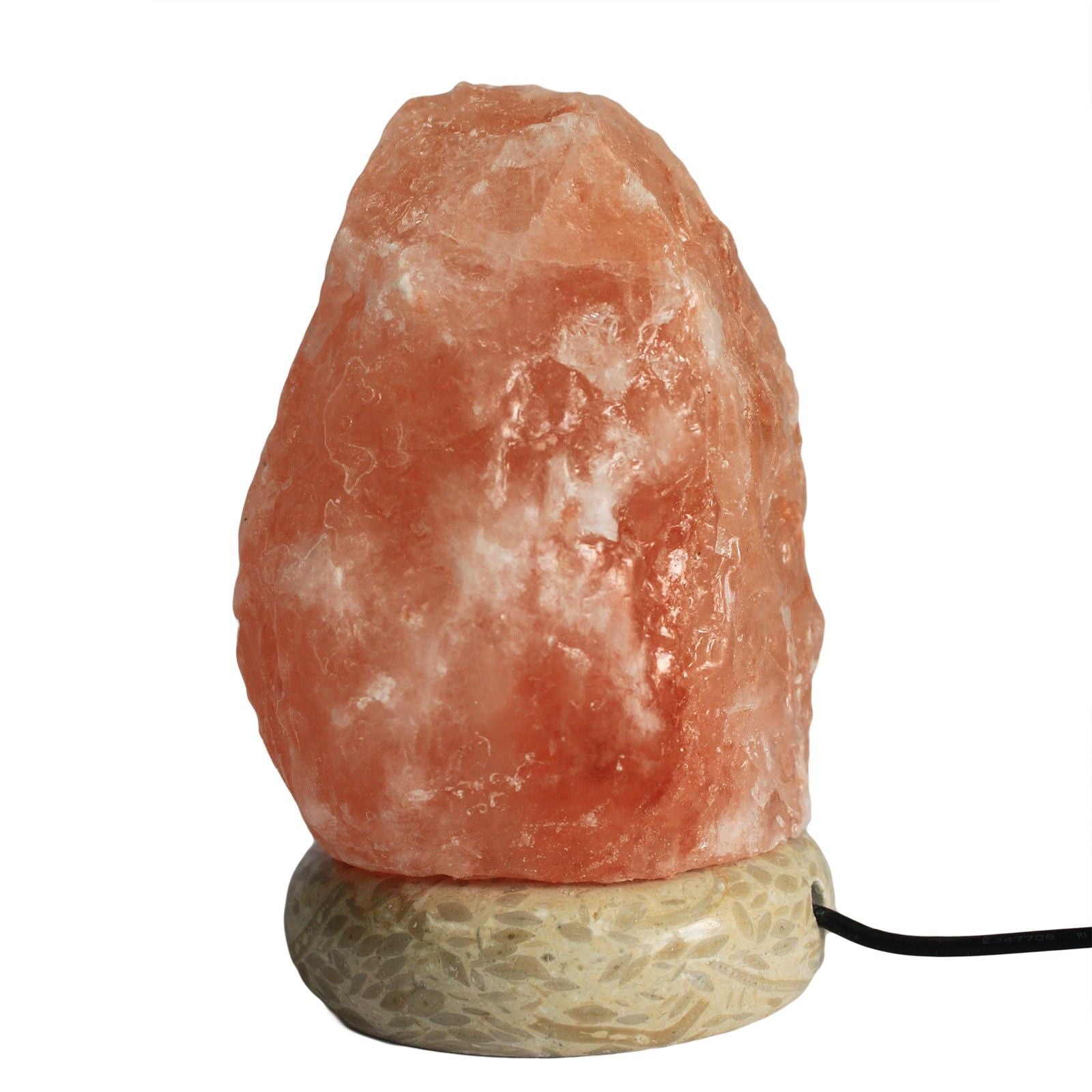 Lampe en sel naturel de l’Himalaya rose, idéale pour une ambiance chaleureuse, douce et apaisante.