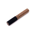 Optez pour ce bâton en bois de 13 cm avec manche tube, conçu pour accompagner l’utilisation de votre bol chantant avec confort et précision. Facile à prendre en main, il convient aussi bien aux débutants qu’aux pratiquants confirmés.