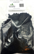 Sac contenant la résine Styrax Noir ESOTERRA 100 g – Origine Honduras, prêt à la vente pour créer une ambiance détente avec cet encens en grains naturel, parfait pour fumigation et relaxation. Ce produit naturel offre un parfum agréable, idéal pour ceux qui cherchent un encens traditionnel et ésotérique. Provenance Honduras, cette résine aromatique concassée est utilisée pour favoriser le sommeil et soulager rhume et toux, référence RESE-STY100.