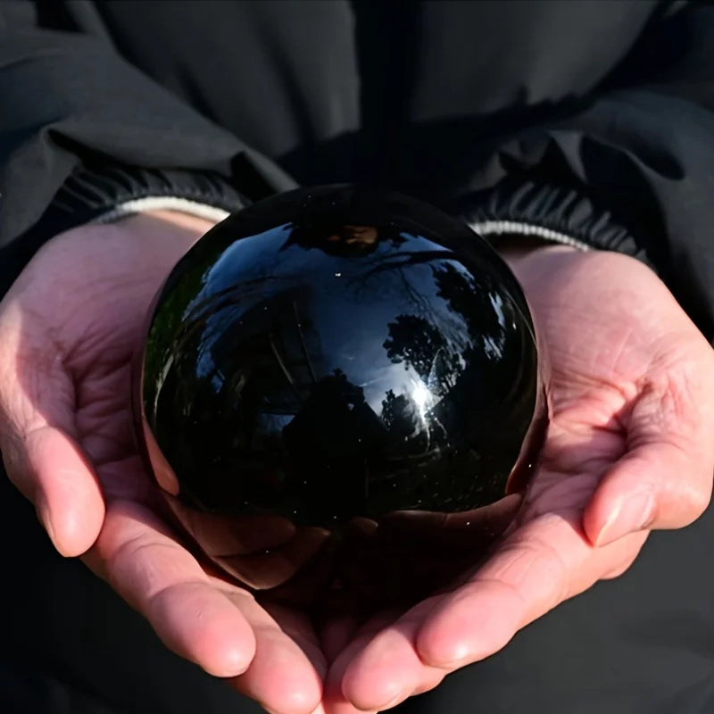 Boule en obsidienne noire naturelle polie – de 2 à 13 cm dans les mains, rayonnante et élégante, parfaite comme objet spirituel et boule décorative minérale.