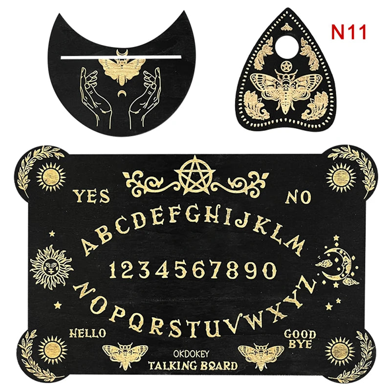 Planche Ouija en Bois de 30 cm avec Motifs Mystiques, présentée avec divers symboles spirituels. Cet objet ésotérique est parfait pour les pratiquants de la divination, facilitant la communication spirituelle.