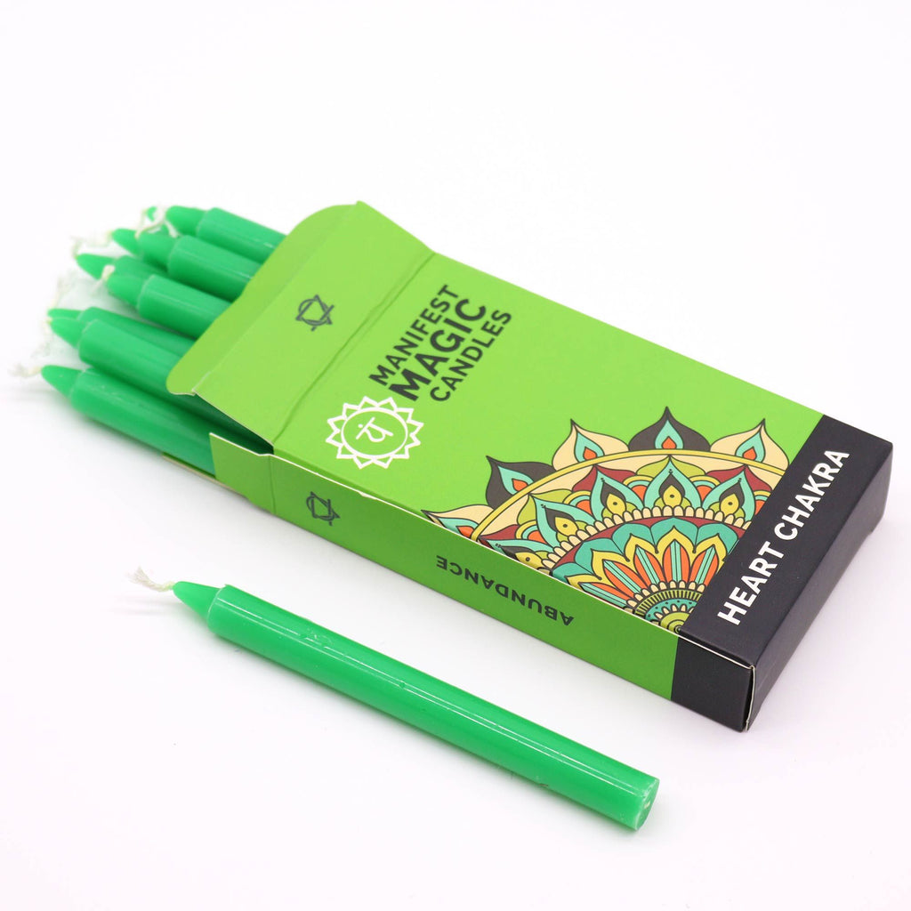 Bougies Manifest Magic vertes, lot de 12, conçues pour le chakra du cœur, idéales pour la méditation et les pratiques spirituelles.