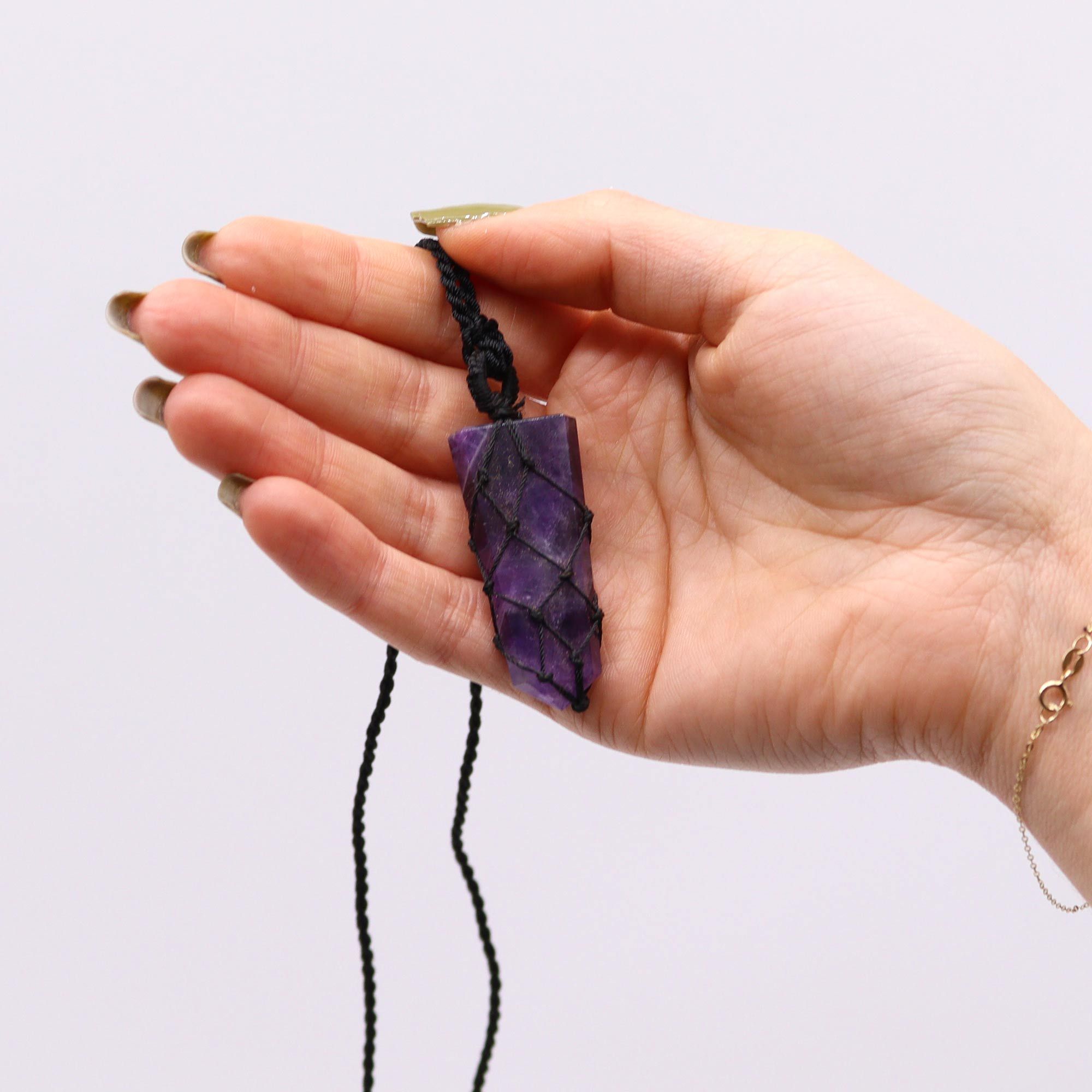 Pendentif plat améthyste lacé avec cordon ajustable