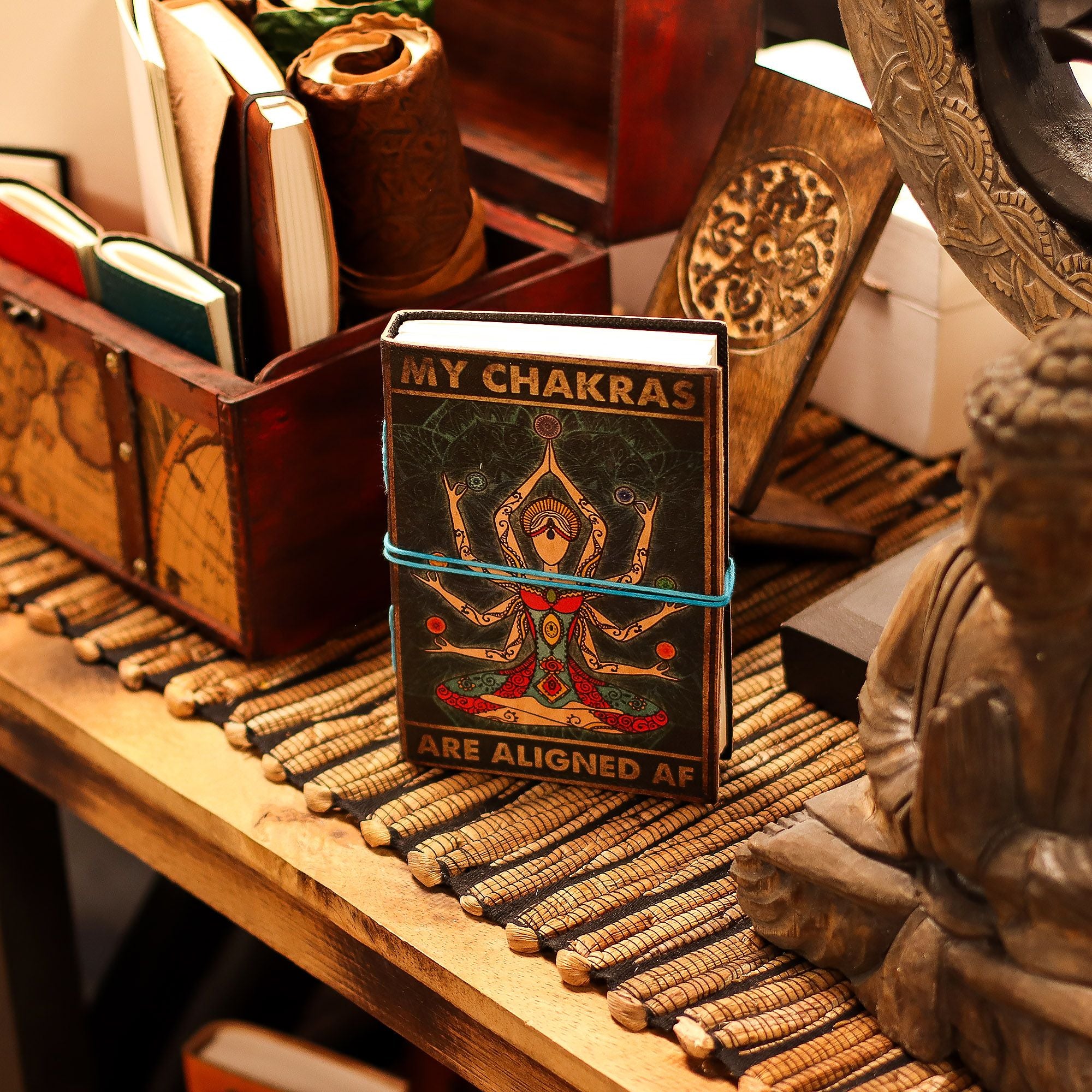 Journal/Grimoire en cuir imprimé Chakras – 200 pages 17,5 x 13 cm