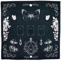 Tapis de Tirage Ancient Witch 75x75 cm, parfait pour le tarot, les runes et les rituels spirituels.