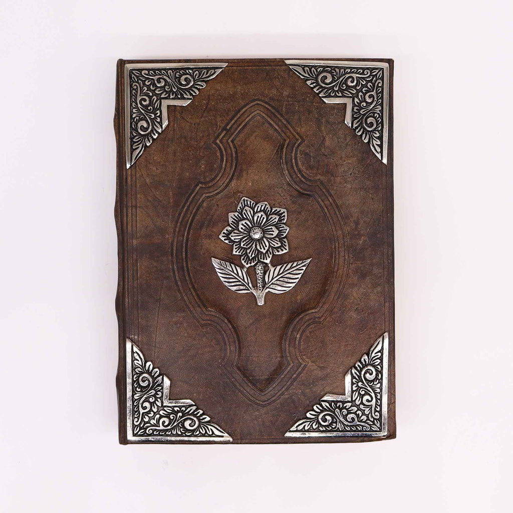 Journal/Grimoire en cuir décor rose en zinc – 200 pages 26 x 20 cm
