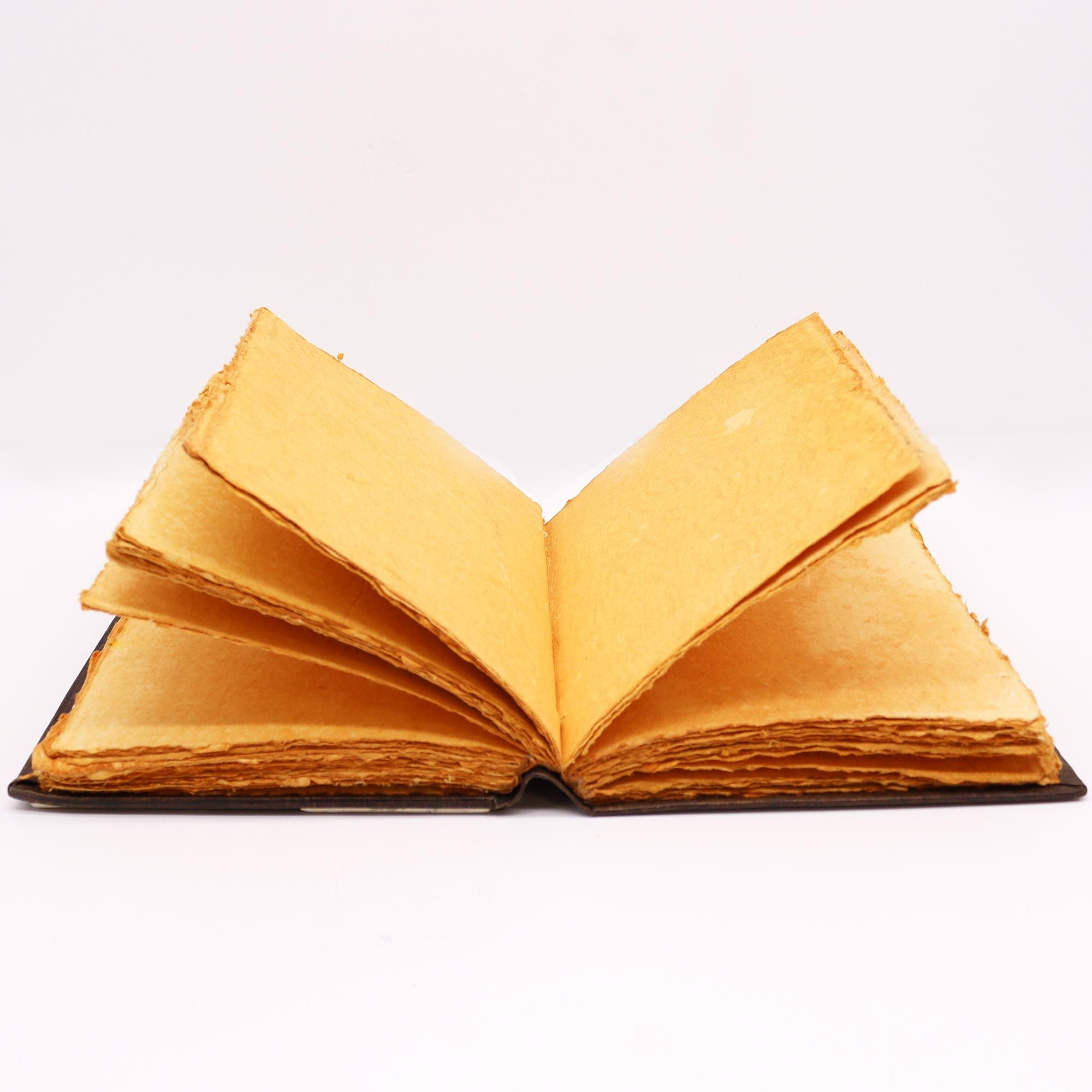 Journal/Grimoire en cuir décor pentagone en zinc – 200 pages 25 x 18 cm