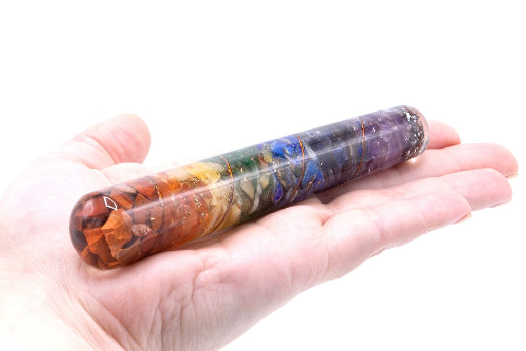 Baguette de soin en orgonite chakra et cuivre – 140 x 30 mm