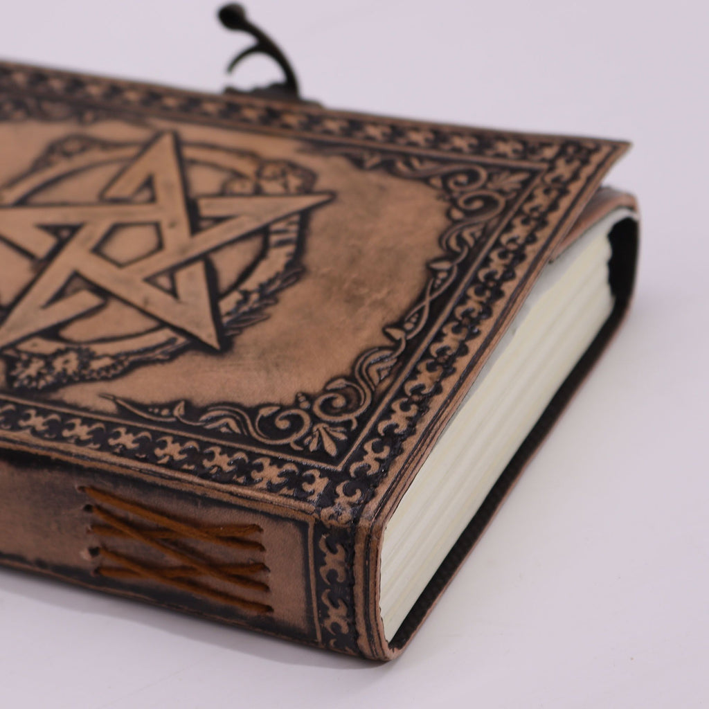 Journal/Grimoire en cuir Pentacle 200 pages – 17,5 x 12,5 cm