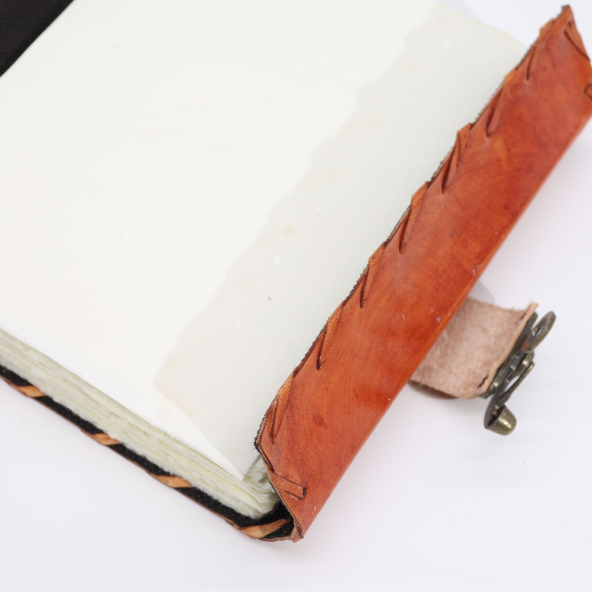 Journal/Grimoire en cuir Œil protecteur 160 pages – 20 x 15 cm