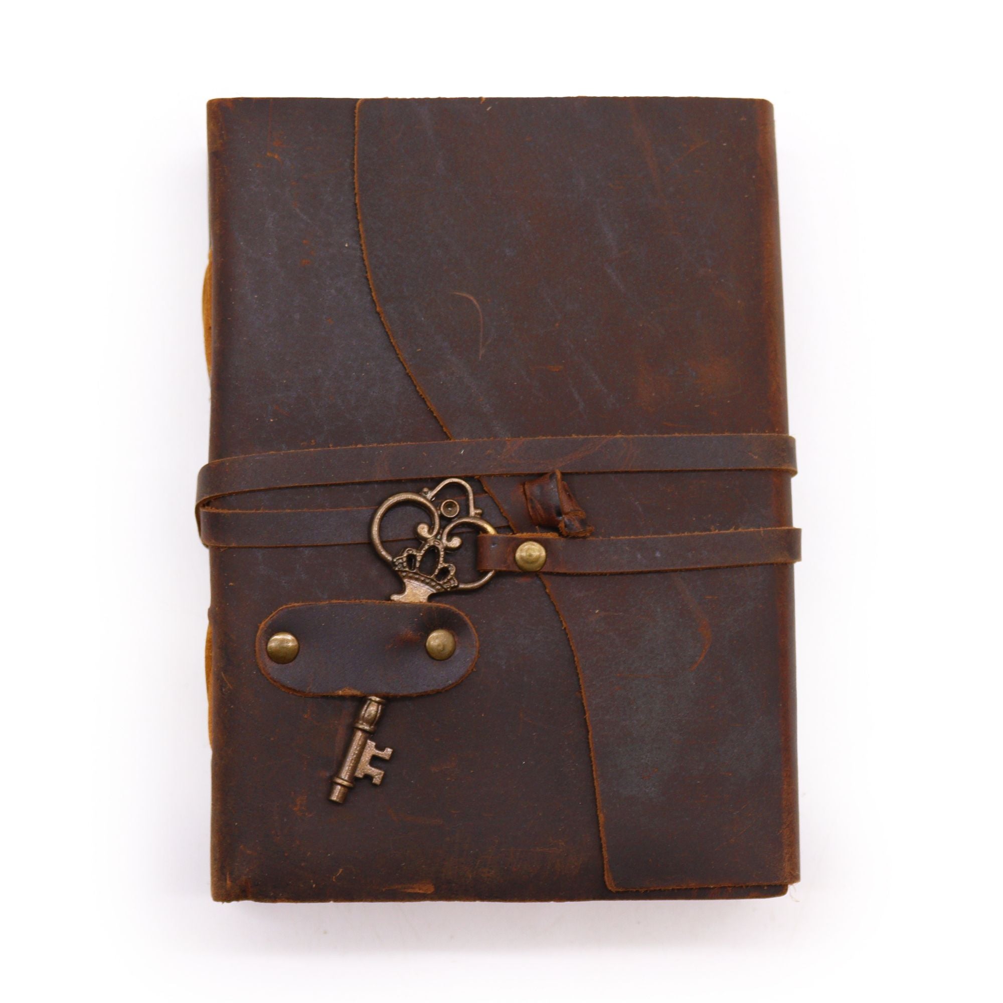 Carnet en cuir huilé avec clé 200 pages parfait pour grimoire et journal spirituel