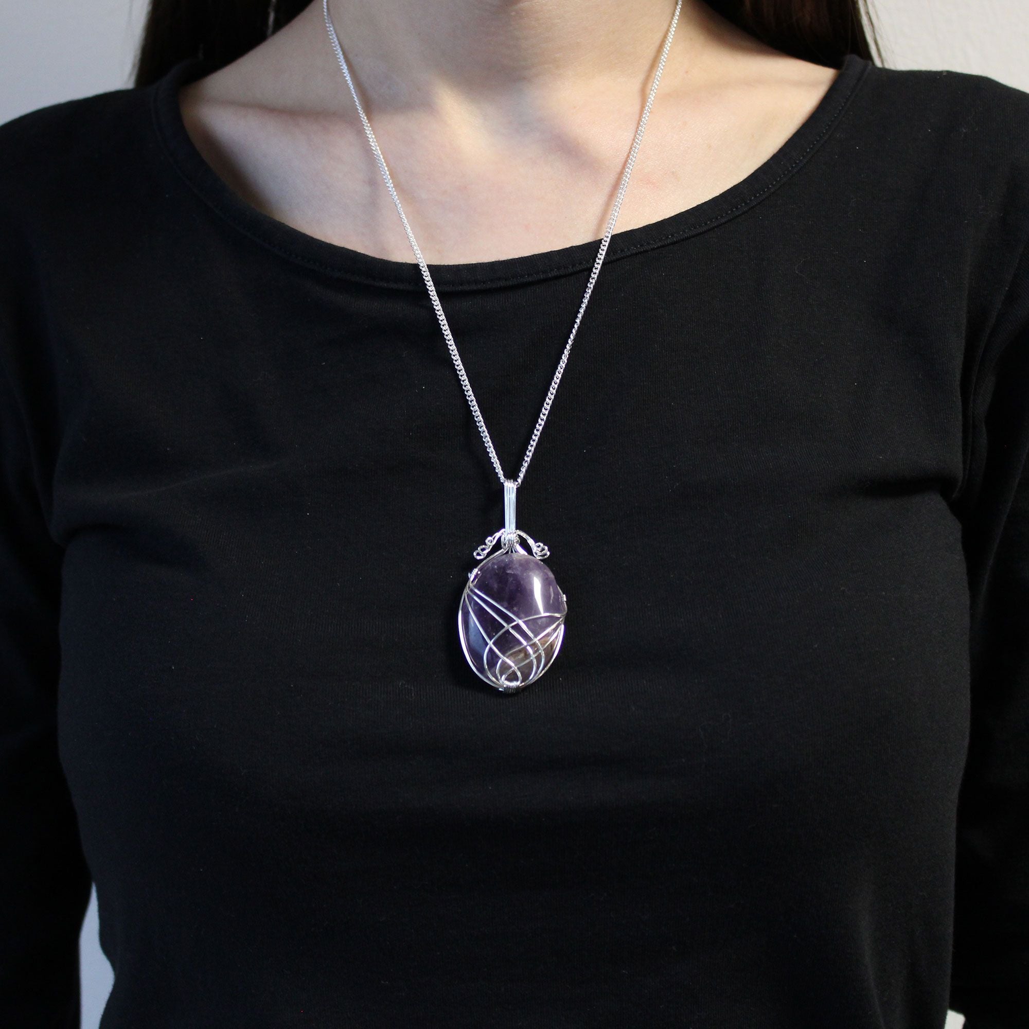 Collier améthyste enroulé spirale finition argentée