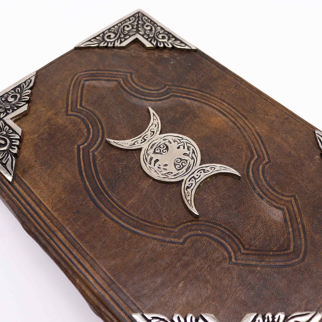 Journal/Grimoire en cuir Triple Lune 200 pages – 26 x 18 cm