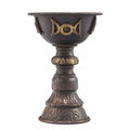Calice Rituel en Cuivre Antique Triple Lune, représentant un magnifique design avec la triple lune, idéal pour des cérémonies wiccanes. Ce calice rituel, également appelé chalice rituel, est parfait pour les offrandes et comme accessoire d’autel en cuivre antique. Un joli ajout pour toute pratique de sorcellerie moderne ou de féminin sacré, émanant une aura ésotérique.
