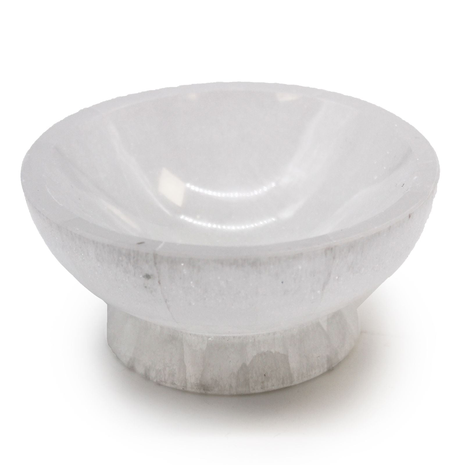 Bol rituel en sélénite 10 cm - Lithothérapie et objets spirituels, parfait pour un autel spirituel ou un coin méditation. Ce bol rituel sélénite est idéal pour accueillir des bijoux, cristaux et pierres naturelles, ajoutant une touche de décoration bohème, spirituelle et ésotérique tout en favorisant la purification énergétique.
