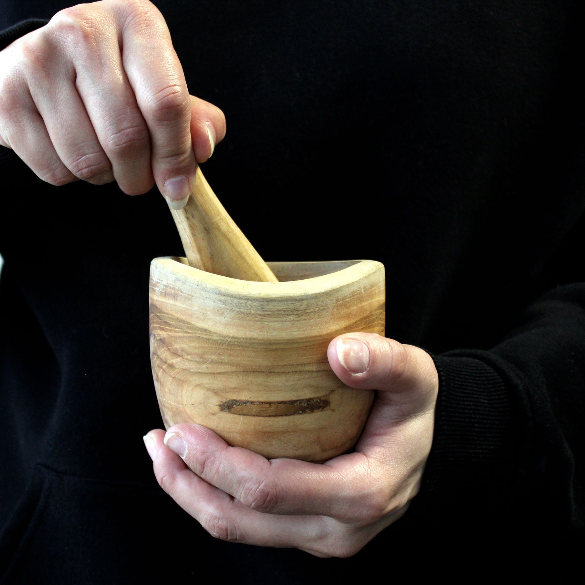 Petit mortier et pilon en bois de teck – 9 x 8,5 cm